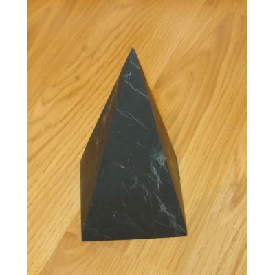Пирамида высокая из шунгита 5 см, неполированная  фото