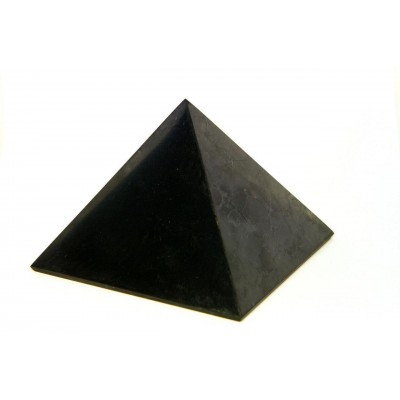 Шунгитовая пирамида полированная (длина грани основания 3 см)